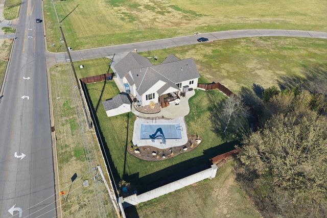 2500 N Debra Dr, El Dorado, KS 67042