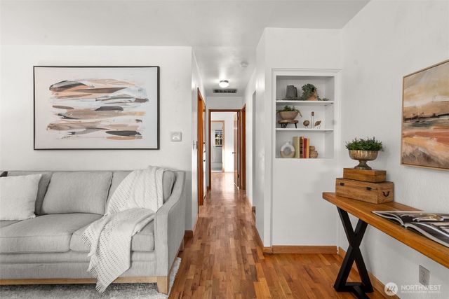 8402 Leona Way SW, Lakewood, WA 98499