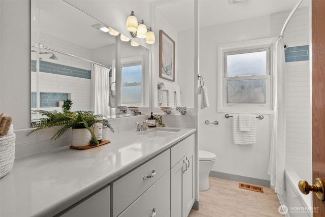 8402 Leona Way SW, Lakewood, WA 98499