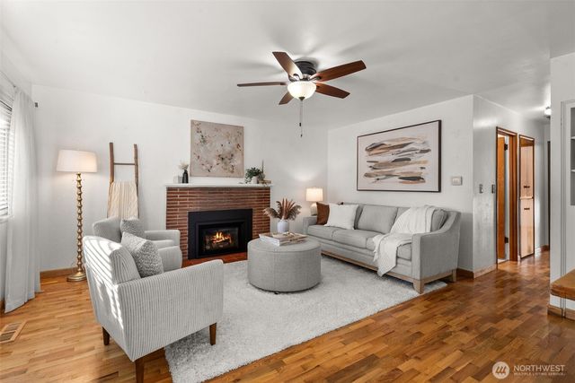 8402 Leona Way SW, Lakewood, WA 98499