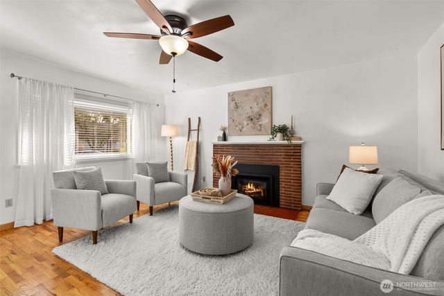 8402 Leona Way SW, Lakewood, WA 98499