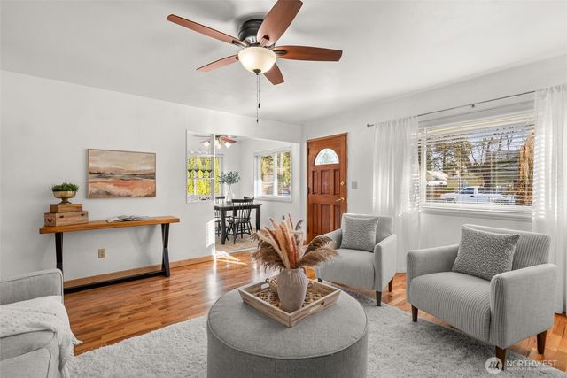 8402 Leona Way SW, Lakewood, WA 98499