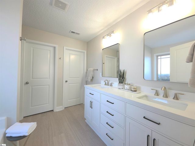 2 Airlie Lane, Simpsonville, SC 29681