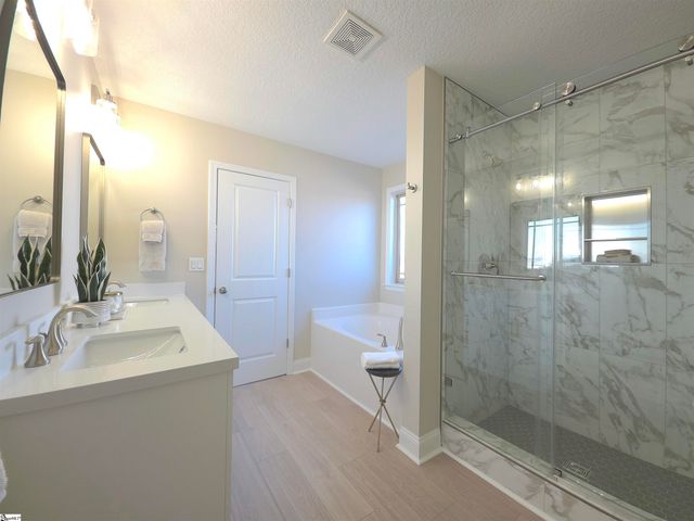 2 Airlie Lane, Simpsonville, SC 29681