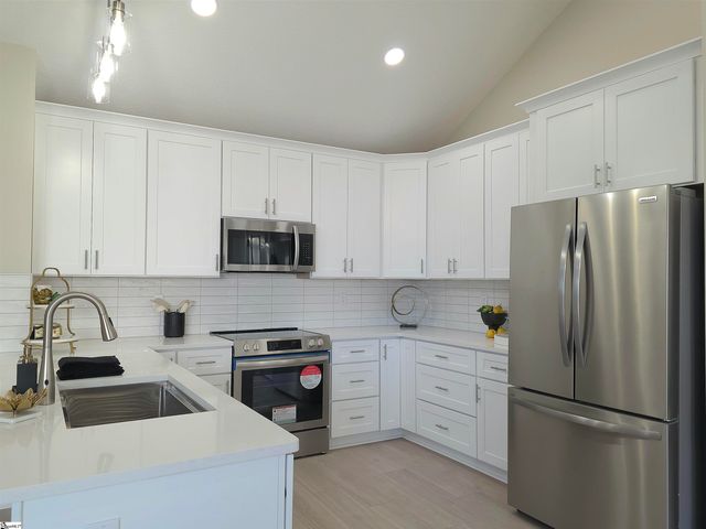 2 Airlie Lane, Simpsonville, SC 29681