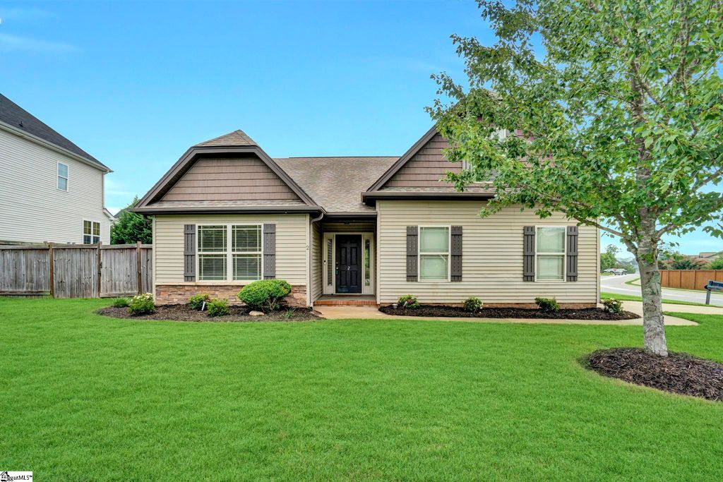 2 Airlie Lane, Simpsonville, SC 29681