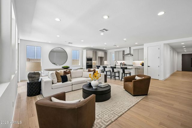 7961 W Loma Lane, Peoria, AZ 85345