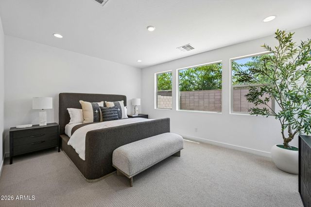 7961 W Loma Lane, Peoria, AZ 85345
