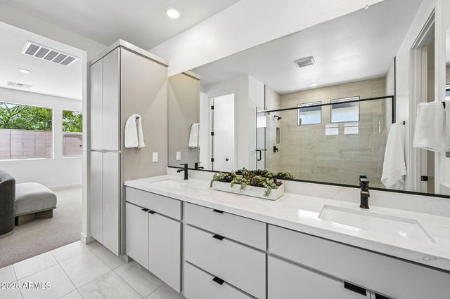 7961 W Loma Lane, Peoria, AZ 85345