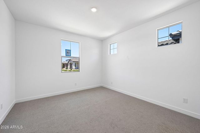 7961 W Loma Lane, Peoria, AZ 85345
