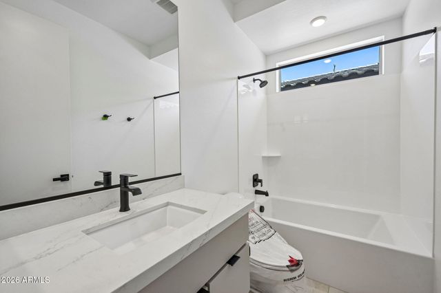 7961 W Loma Lane, Peoria, AZ 85345