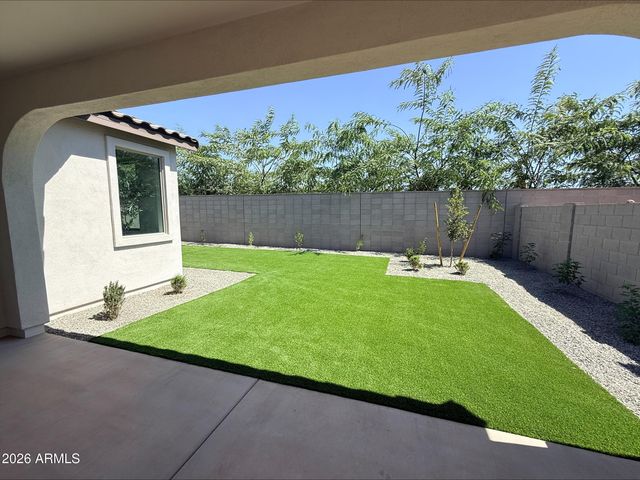 7961 W Loma Lane, Peoria, AZ 85345