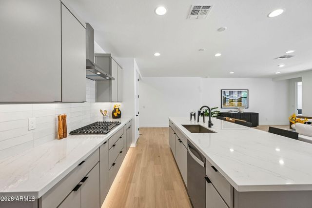 7961 W Loma Lane, Peoria, AZ 85345