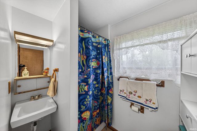 29174 Kauffman Street, Elkhart, IN 46517