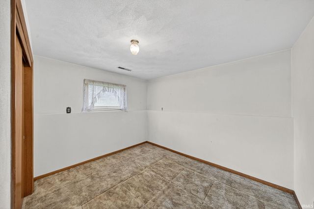 29174 Kauffman Street, Elkhart, IN 46517