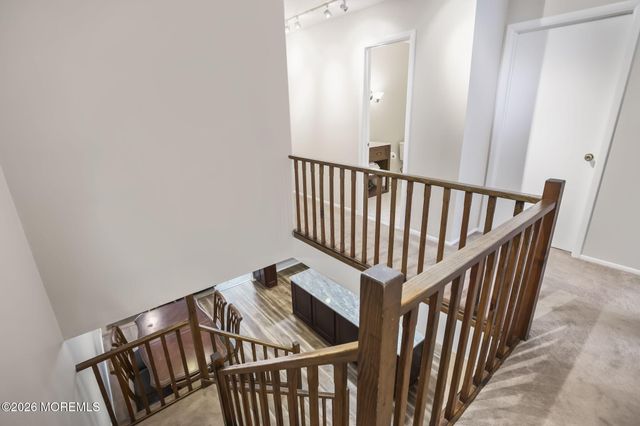 18 Lexington Circle, Matawan, NJ 07747