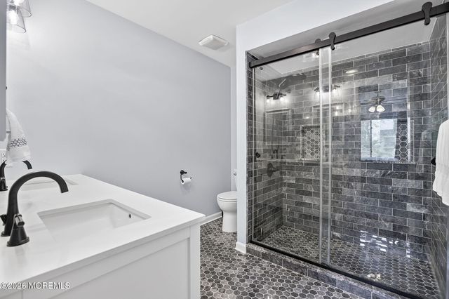 18 Lexington Circle, Matawan, NJ 07747