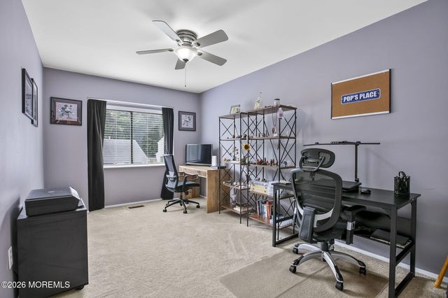 18 Lexington Circle, Matawan, NJ 07747