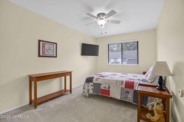 18 Lexington Circle, Matawan, NJ 07747
