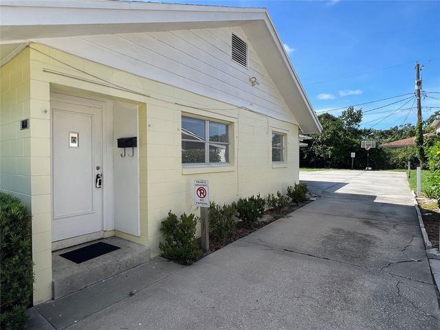 696 AVENUE C SE, Winter Haven, FL 33880