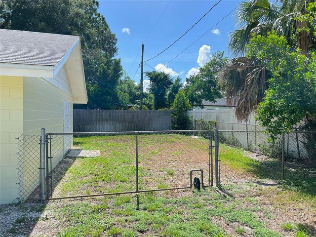 696 AVENUE C SE, Winter Haven, FL 33880