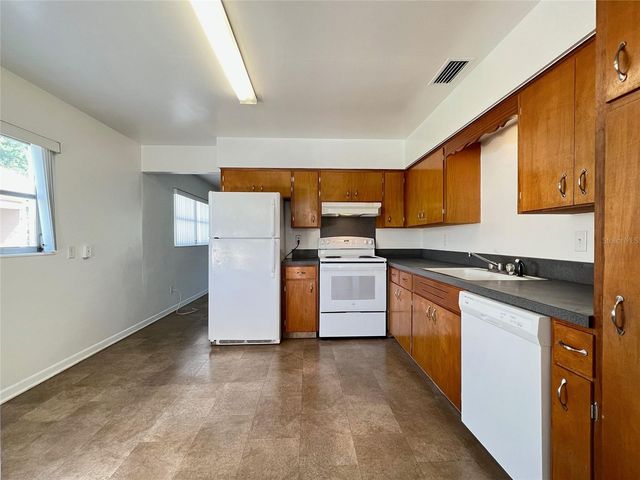 696 AVENUE C SE, Winter Haven, FL 33880