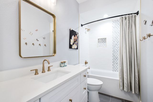 2093 Holt Way, Grapevine, TX 76051