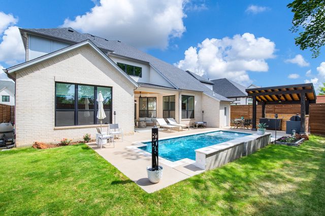 2093 Holt Way, Grapevine, TX 76051