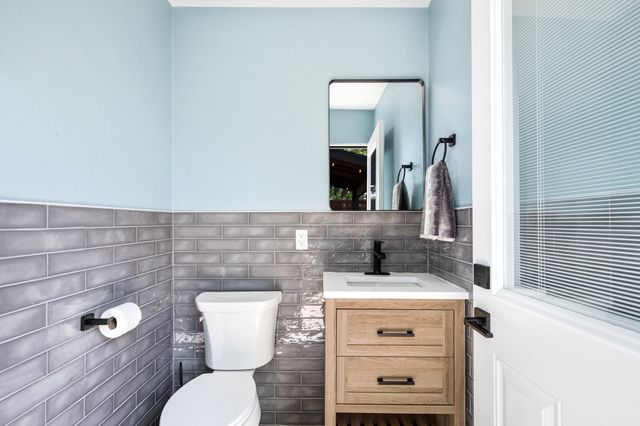 2093 Holt Way, Grapevine, TX 76051