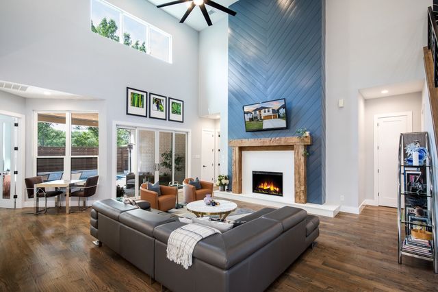 2093 Holt Way, Grapevine, TX 76051