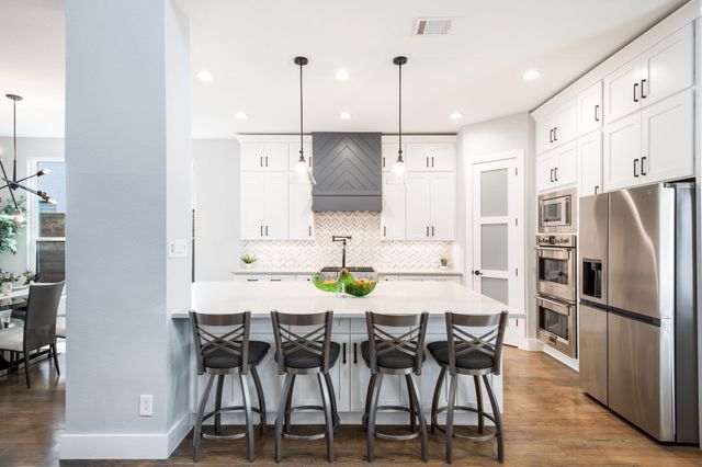 2093 Holt Way, Grapevine, TX 76051