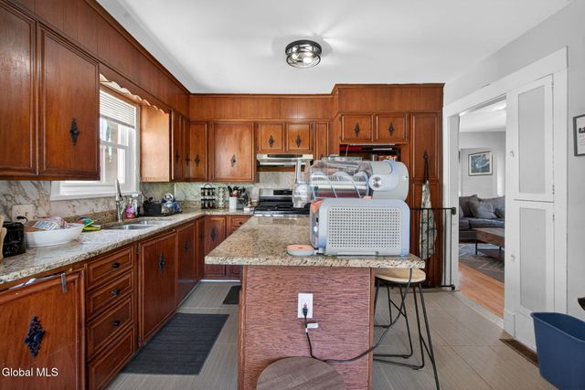 55 Pleasantview Avenue, Albany, NY 12203