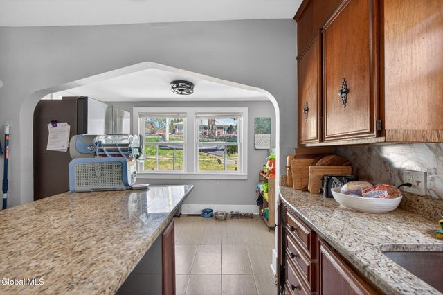 55 Pleasantview Avenue, Albany, NY 12203