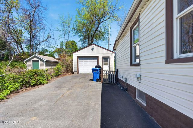 55 Pleasantview Avenue, Albany, NY 12203