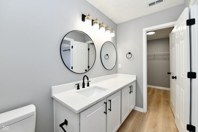 11537 Glenn Abbey Lane, Indianapolis, IN 46235