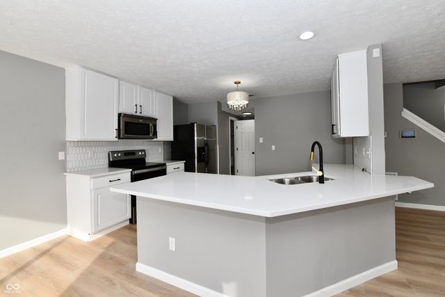 11537 Glenn Abbey Lane, Indianapolis, IN 46235