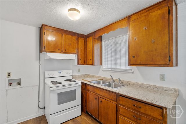 1135 Collins Street, Savannah, GA 31404