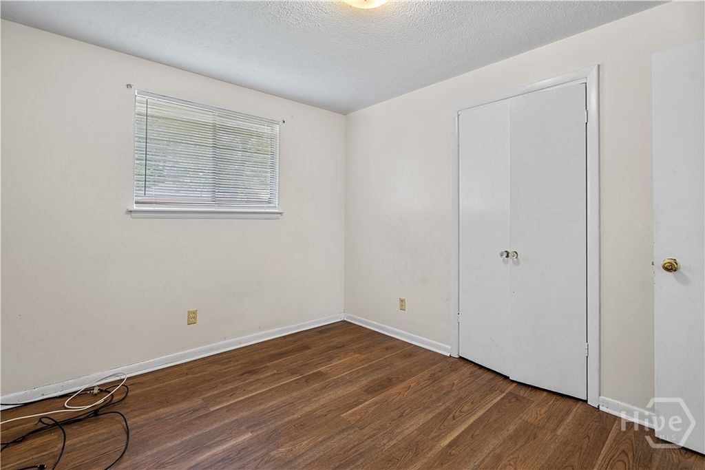 Image 12 of property listing at 1135 Collins Street, Savannah, GA 31404