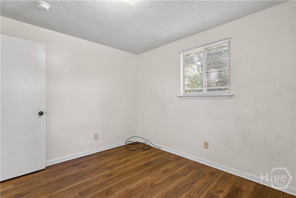 Image 20 of property listing at 1135 Collins Street, Savannah, GA 31404