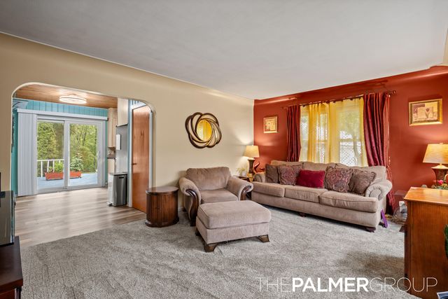 490 17 Mile Road, Tyrone Twp, MI 49330