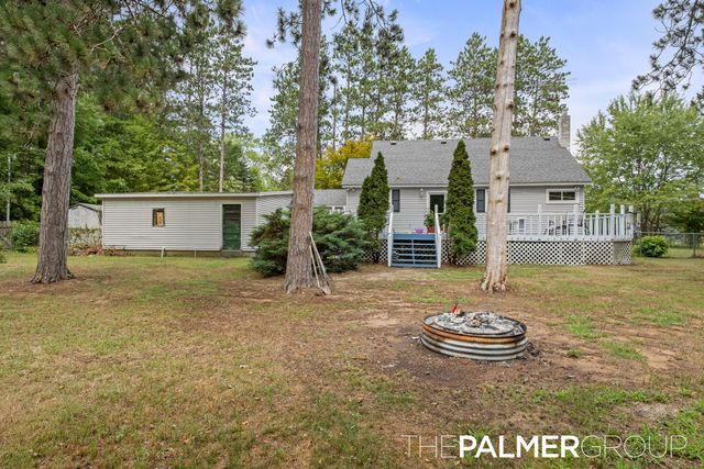 490 17 Mile Road, Tyrone Twp, MI 49330