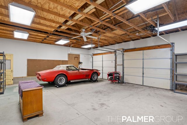 490 17 Mile Road, Tyrone Twp, MI 49330