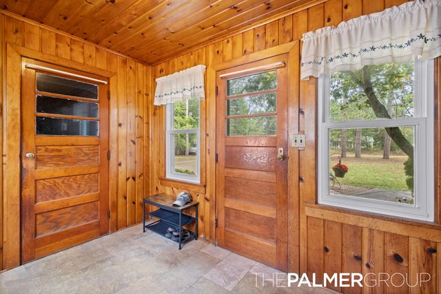 490 17 Mile Road, Tyrone Twp, MI 49330