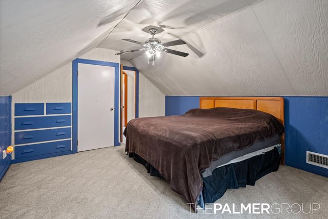 490 17 Mile Road, Tyrone Twp, MI 49330