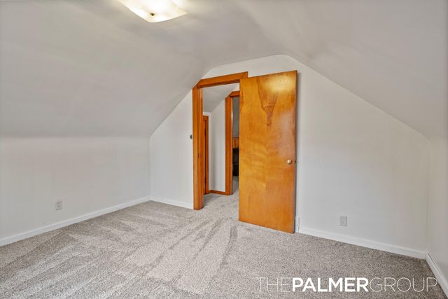 490 17 Mile Road, Tyrone Twp, MI 49330