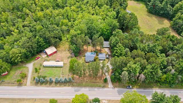 490 17 Mile Road, Tyrone Twp, MI 49330