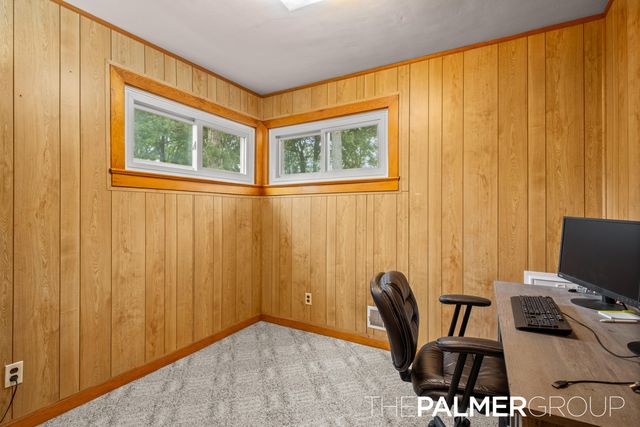 490 17 Mile Road, Tyrone Twp, MI 49330