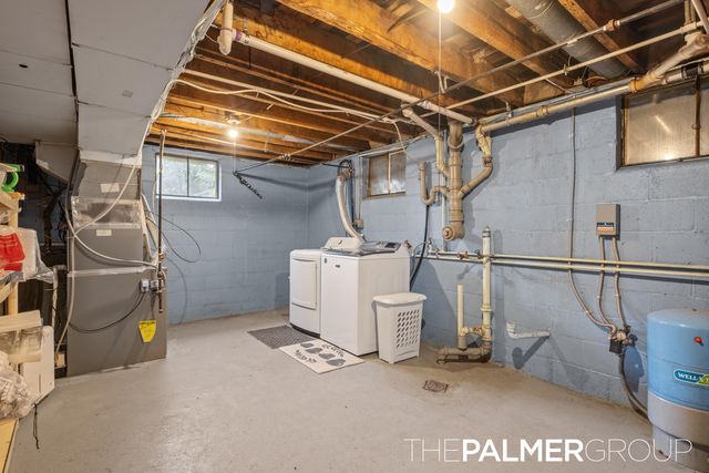 490 17 Mile Road, Tyrone Twp, MI 49330