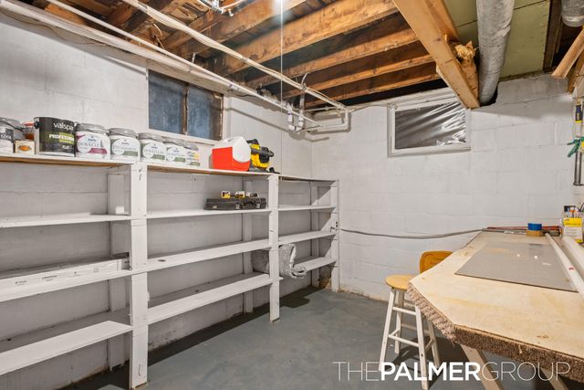 490 17 Mile Road, Tyrone Twp, MI 49330