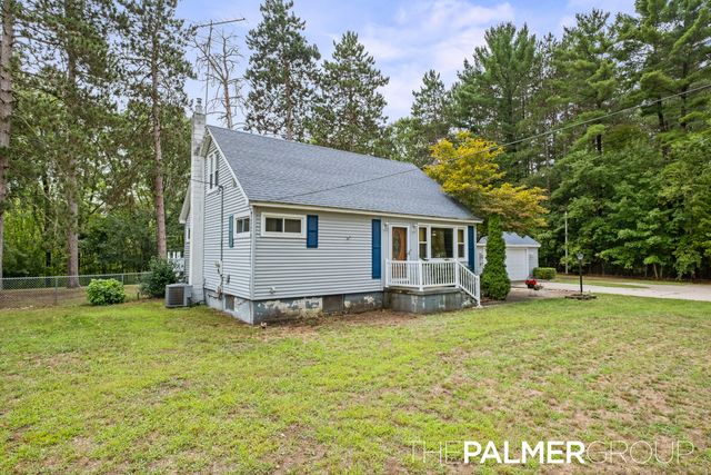 490 17 Mile Road, Tyrone Twp, MI 49330